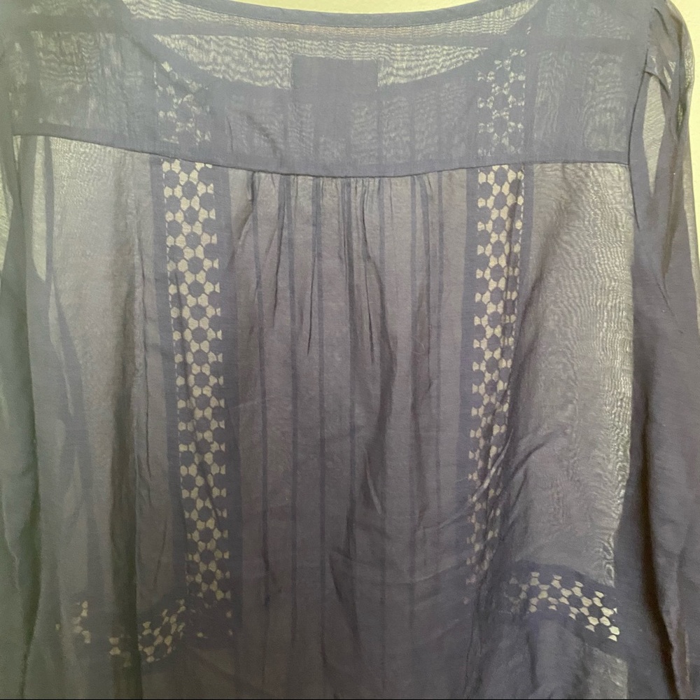 LOFT • Sheer Pleated Peasant Top Cutout Detail - L - Picture 9 of 16